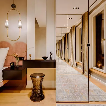 شقة With Private Balcony In Smichov By Days براغ